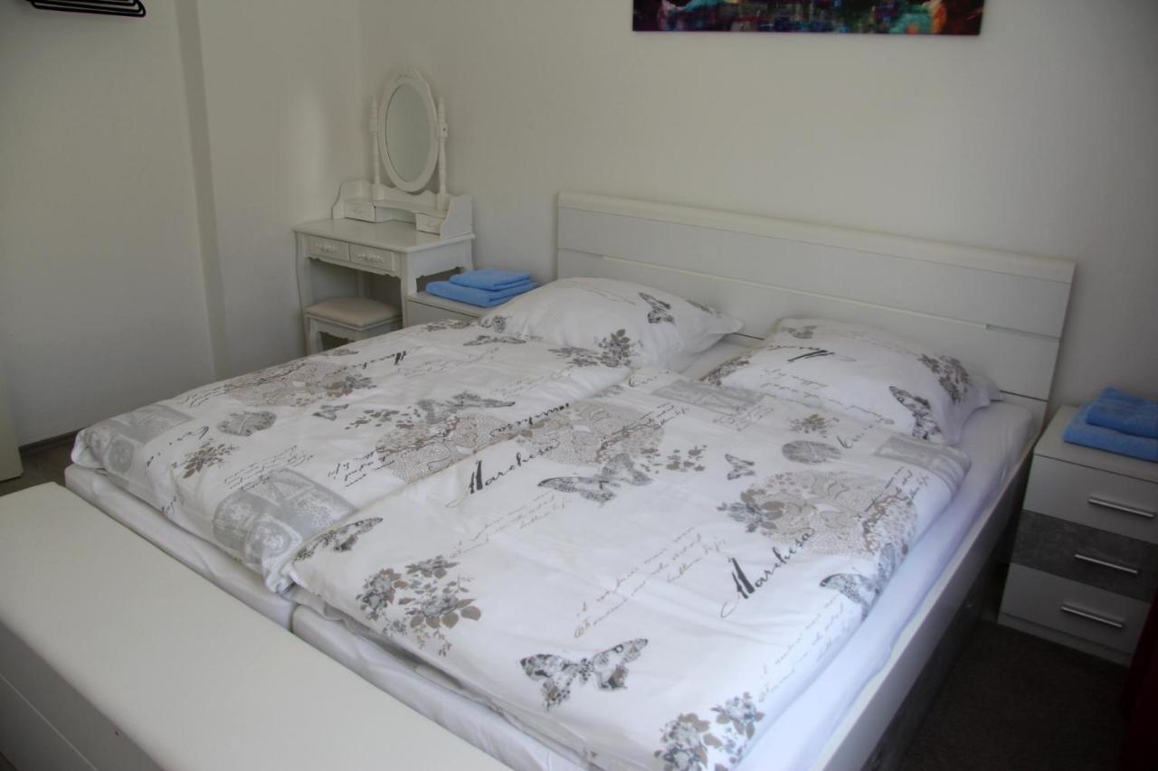Geraeumige 4 Zimmer Wohnung An Den Kaiserthermen Трир Экстерьер фото